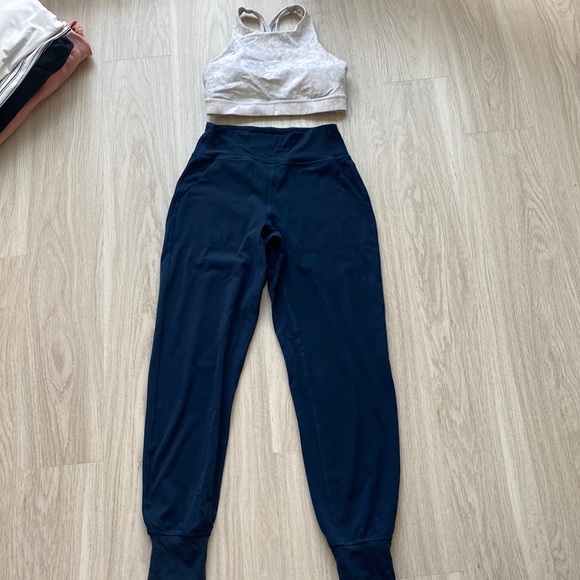 Lululemon - Align™ High-Rise Jogger
Full Length Navy - Picture 3 of 7